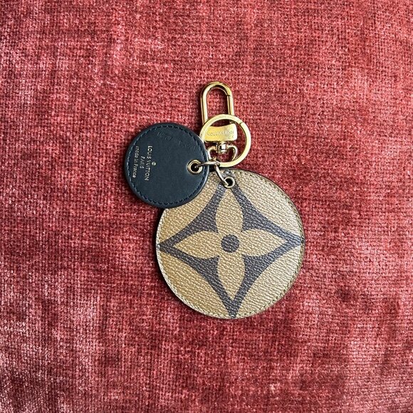 LOUIS VUITTON Monogram Reverse Key Holder And Bag Charm Brown - Picture 7 of 12